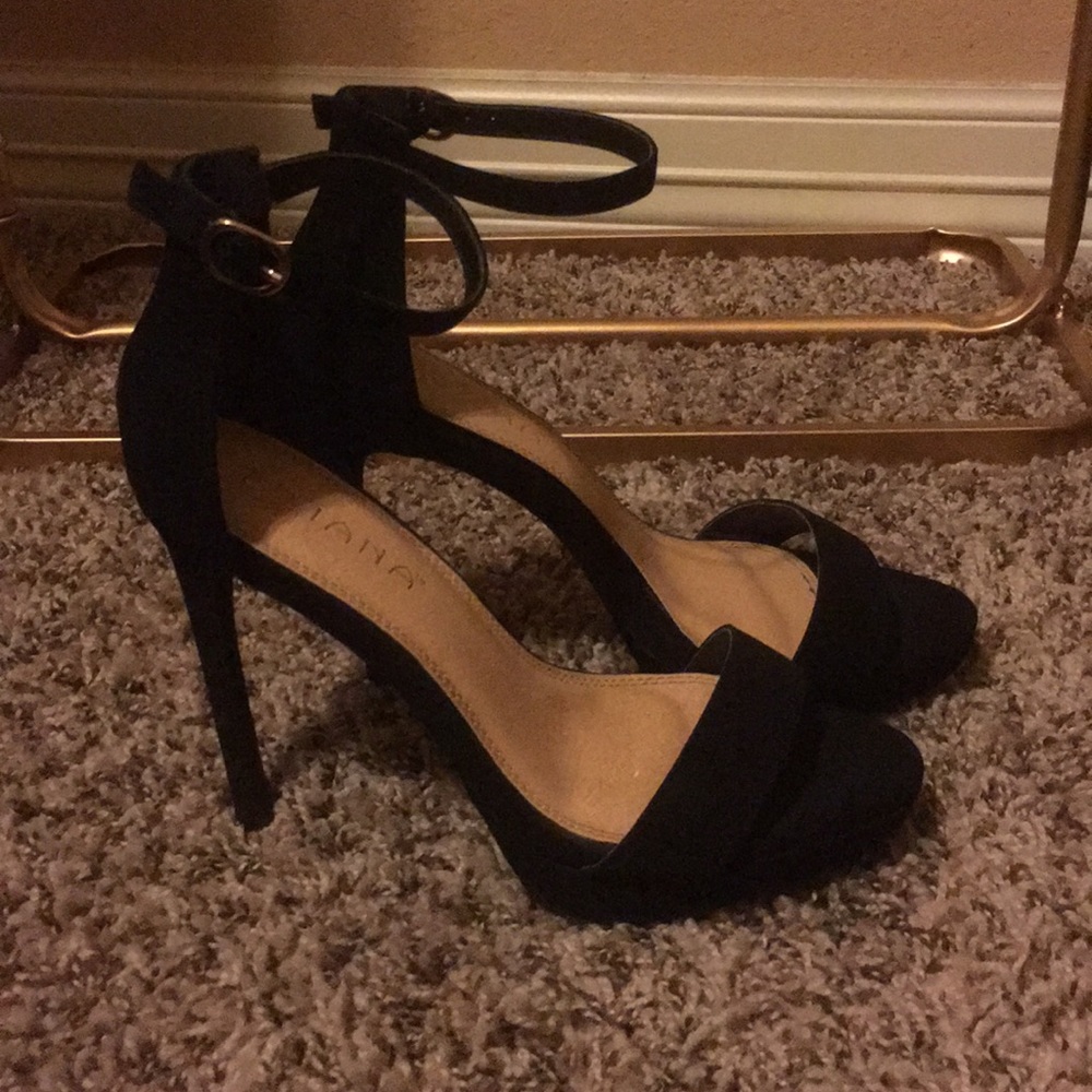 Simple Black Pump